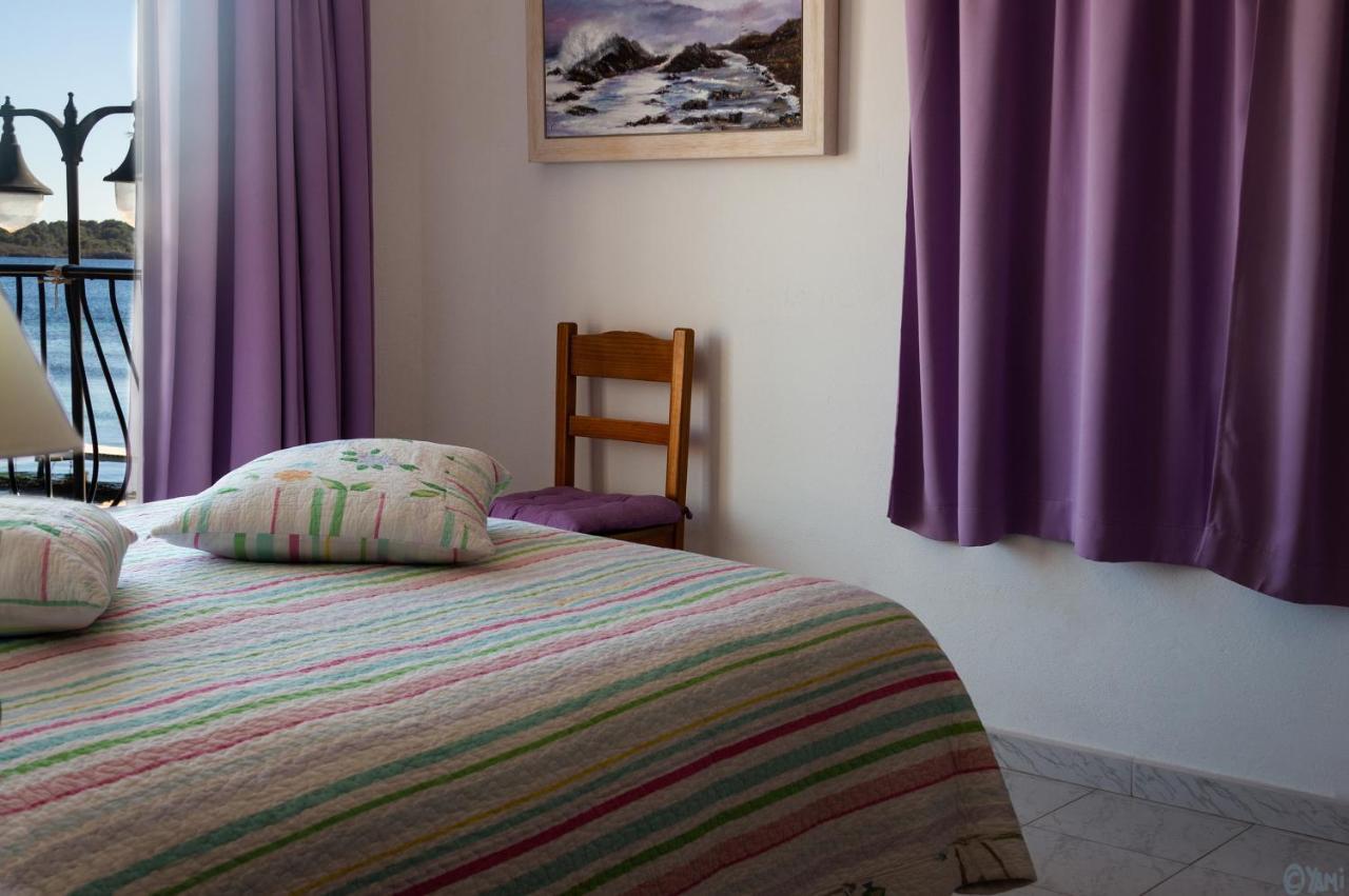 Apartamentos Gabriel Sans Fornells  Exteriör bild